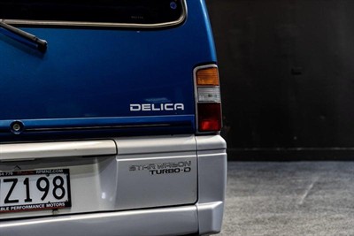 1995 Mitsubishi Delica - Thumbnail