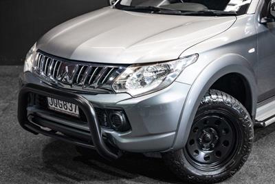 2016 Mitsubishi Triton - Thumbnail