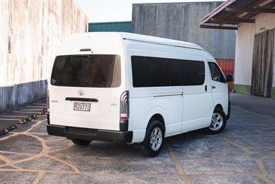2017 Toyota HIACE - Thumbnail