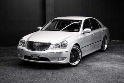 2004 Toyota Crown - Thumbnail