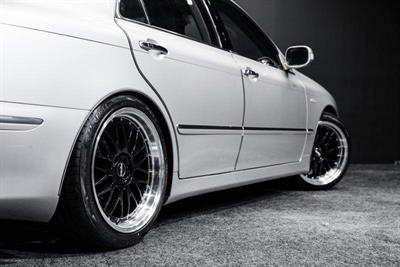 2004 Toyota Crown - Thumbnail