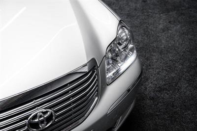 2004 Toyota Crown - Thumbnail