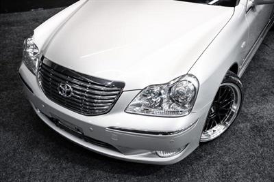 2004 Toyota Crown - Thumbnail