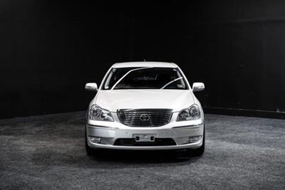 2004 Toyota Crown - Thumbnail