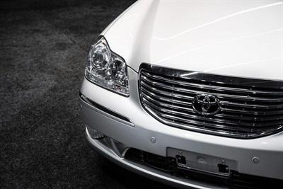 2004 Toyota Crown - Thumbnail