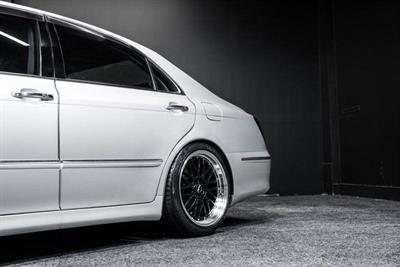 2004 Toyota Crown - Thumbnail