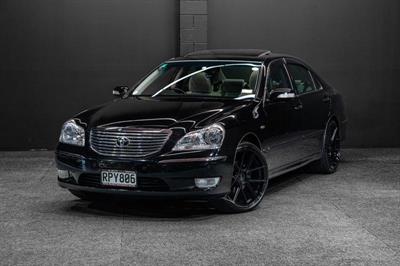 2004 Toyota Crown - Thumbnail