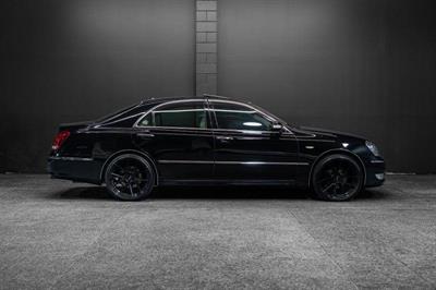 2004 Toyota Crown - Thumbnail