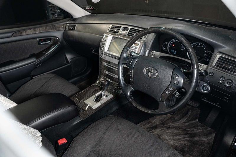 2004 Toyota Crown