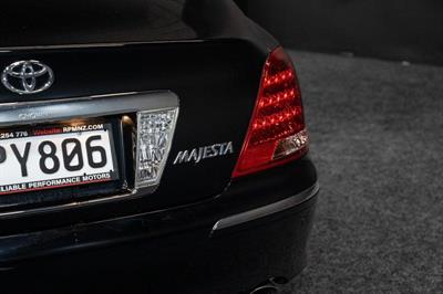 2004 Toyota Crown - Thumbnail
