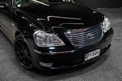 2004 Toyota Crown - Thumbnail