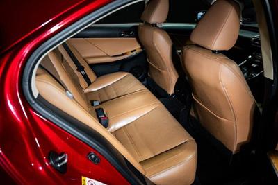 2013 Lexus IS 300h - Thumbnail