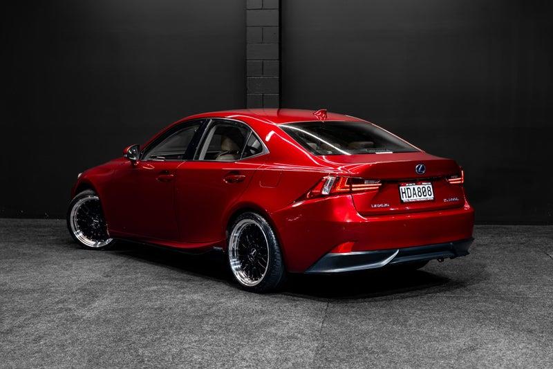 2013 Lexus IS 300h