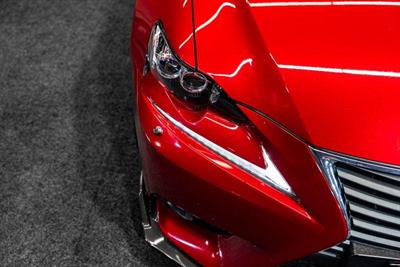 2013 Lexus IS 300h - Thumbnail