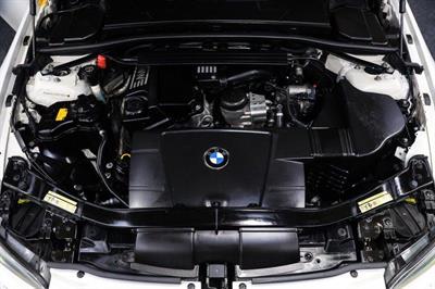 2009 BMW 320i - Thumbnail