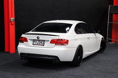 2009 BMW 320i - Thumbnail