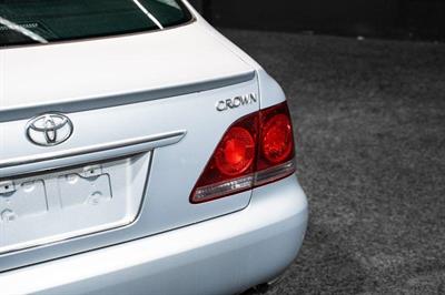 2004 Toyota Crown - Thumbnail