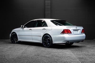 2004 Toyota Crown - Thumbnail