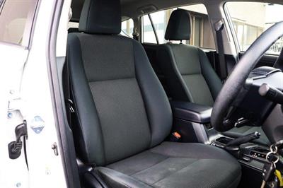 2019 Toyota RAV4 - Thumbnail