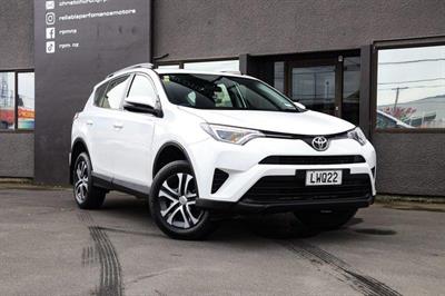 2019 Toyota RAV4 - Thumbnail