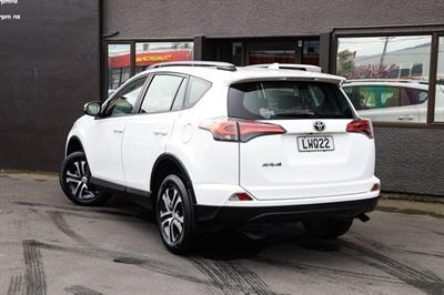2019 Toyota RAV4 - Thumbnail