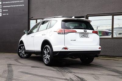 2019 Toyota RAV4 - Thumbnail