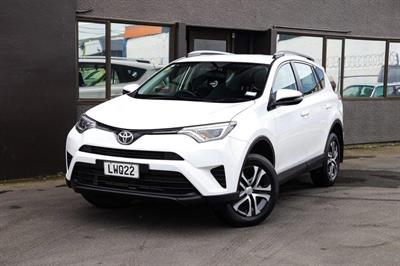 2019 Toyota RAV4 - Thumbnail