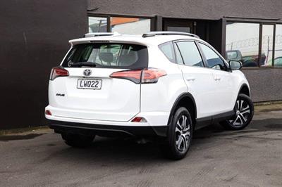 2019 Toyota RAV4 - Thumbnail