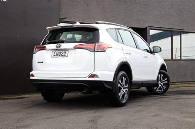 2019 Toyota RAV4 - Thumbnail