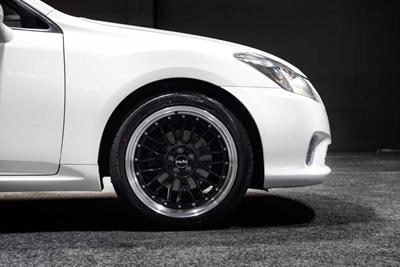 2012 Toyota Crown - Thumbnail