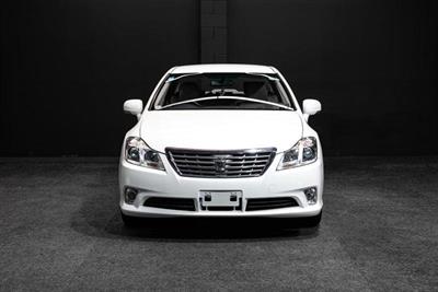 2012 Toyota Crown - Thumbnail