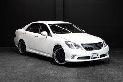 2012 Toyota Crown - Thumbnail