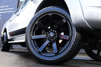 2015 Mitsubishi Triton - Thumbnail
