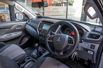 2015 Mitsubishi Triton - Thumbnail