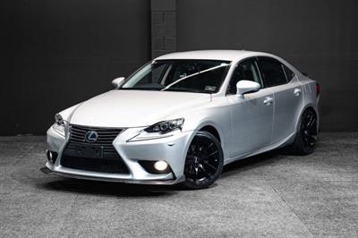 2013 Lexus IS 300h