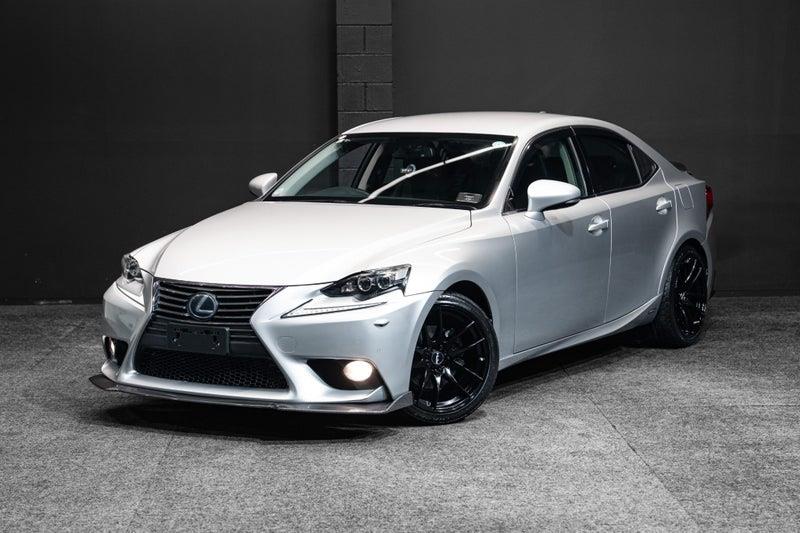 2013 Lexus IS 300h