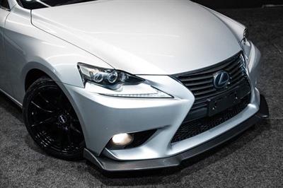2013 Lexus IS 300h - Thumbnail