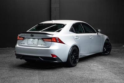 2013 Lexus IS 300h - Thumbnail