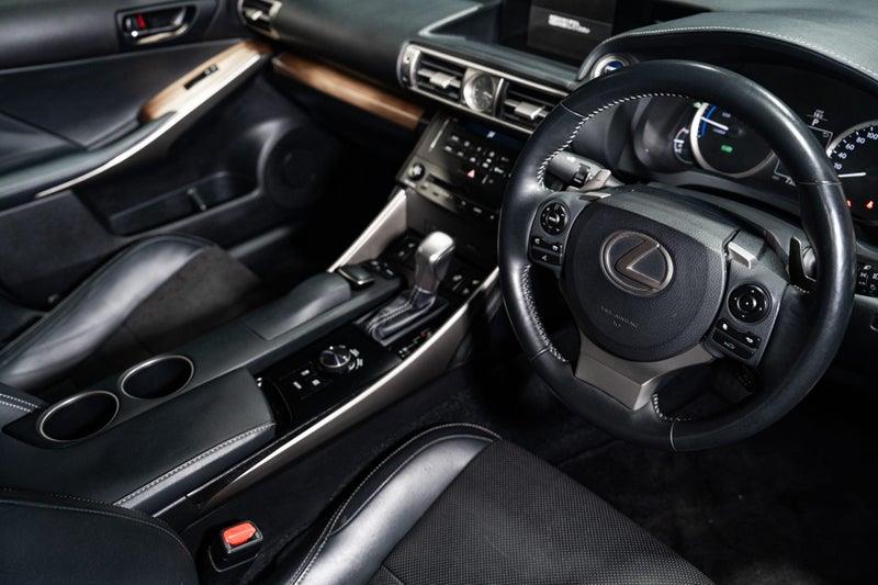 2013 Lexus IS 300h