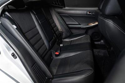 2013 Lexus IS 300h - Thumbnail