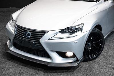 2013 Lexus IS 300h - Thumbnail