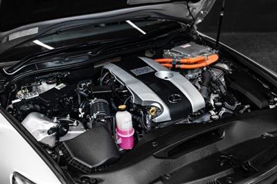 2013 Lexus IS 300h - Thumbnail
