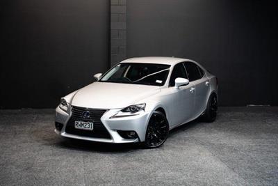 2014 Lexus IS 300h