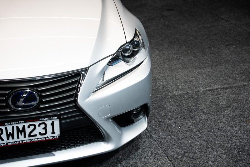 2014 Lexus IS 300h