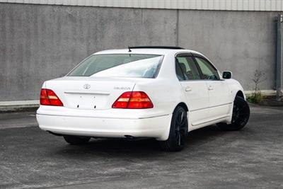 2002 Toyota Celsior - Thumbnail