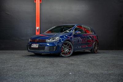 2009 Volkswagen Golf - Thumbnail