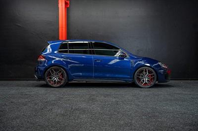 2009 Volkswagen Golf - Thumbnail