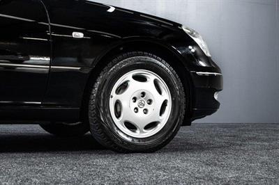 2002 Toyota Celsior - Thumbnail