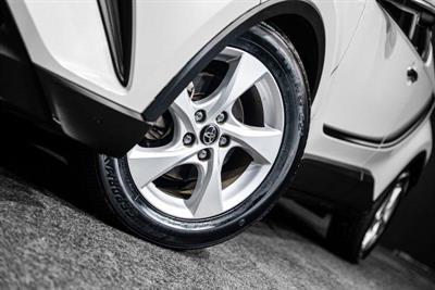 2018 Toyota C-HR - Thumbnail