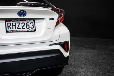 2018 Toyota C-HR - Thumbnail